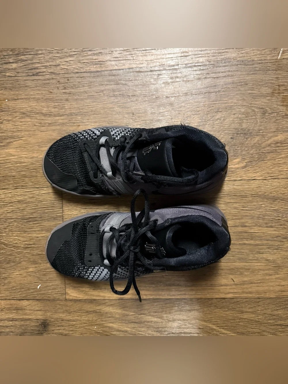 Nike Kyrie Mid Basketball Shoes - Black and Gray Size 4Y